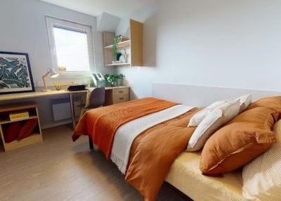 Room Available  Main Photo