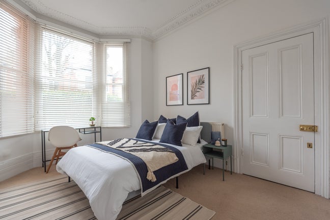 Double Bedroom by Clapham Common  Main Photo