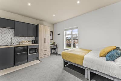 Bespoke Studio with Ensuite in Fellowes Road - PE2 Main Photo