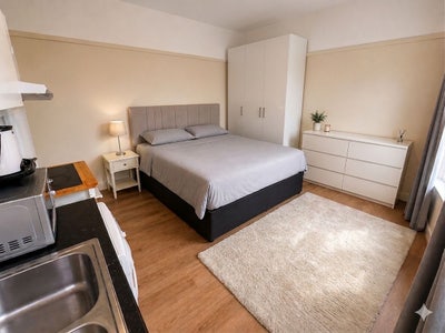🛏️ ✨ Master Double Room Available in Neasden   Main Photo