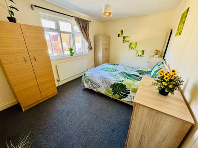 🏠 Spacious Double Room in West Acton – Zone 3 Main Photo
