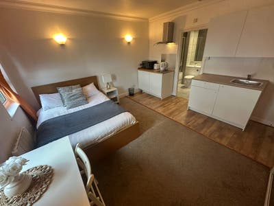 🚩 Brand New Studio | Next to Crossharbour Station Main Photo