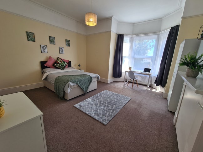 🛏️ 2 Double Rooms • No Deposit Option (24Lr) Main Photo