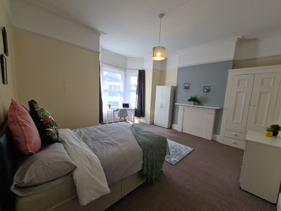 🛏️ 2 Double Rooms • No Deposit Option (24Lr) Main Photo