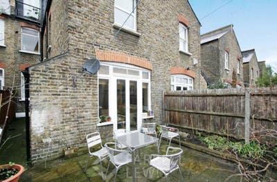 Beautiful 1-Bedroom Garden Flat - Third Avenue Main Photo