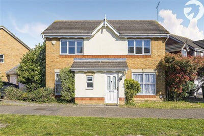 Beautiful Three bedroom detached  House Share Main Photo