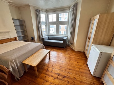 💯King size double room for rent Old Kent Road, Main Photo