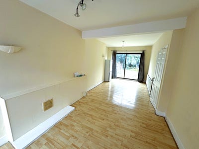 3 Bed House Chadwell Heath &pound;2295 Pcm Main Photo