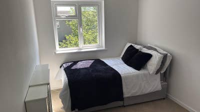 Stylish 5-Bedroom House | Gravesend| Bills inclus Main Photo