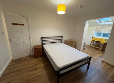 Cosy Ensuite & Studio on Elizabeth Way Main Photo