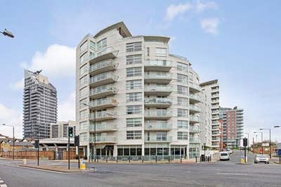 Canary Wharf Double Room available mid Oct!  Main Photo