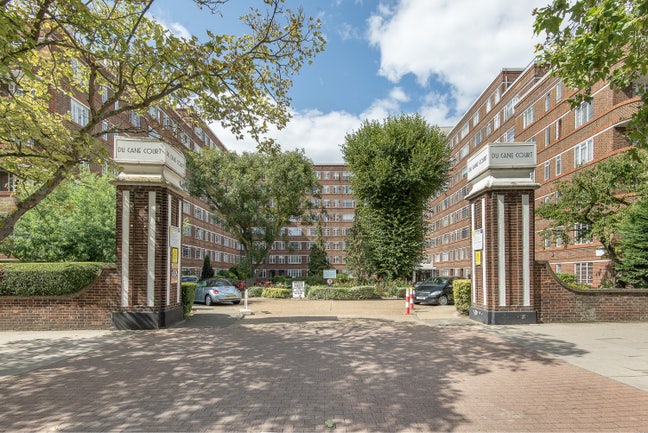 Double Room in Historic Du Cane Court, Balham Main Photo