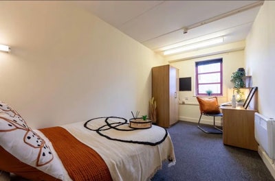 Double Room Available - Manchester City Centre Main Photo