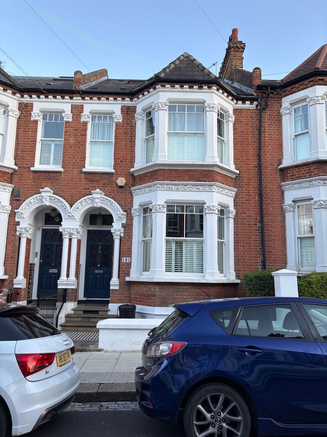 Large double room in owner-occupied house Main Photo