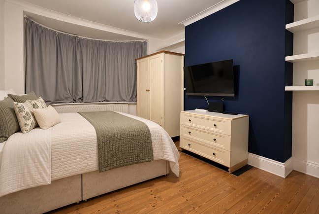 Two double room available in the  same house  Main Photo