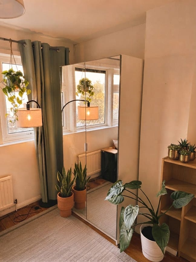 Bright & Specious rooms in central location  Main Photo