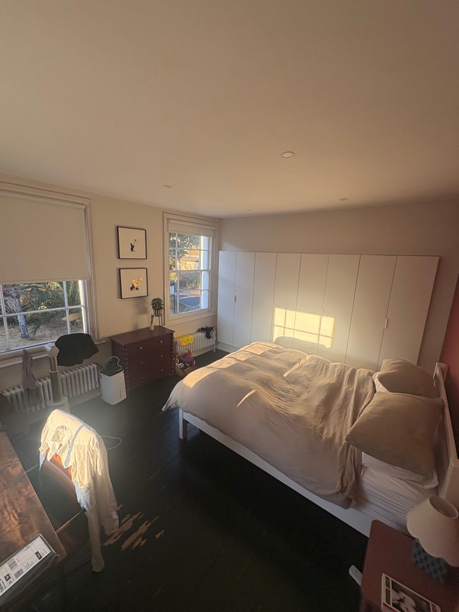 Spacious Bedroom in Modern House Main Photo
