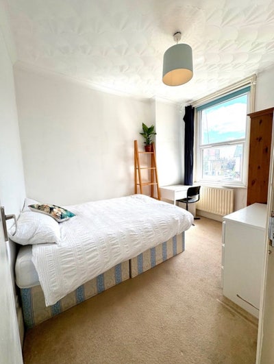 Double room including all bills and council tax Main Photo