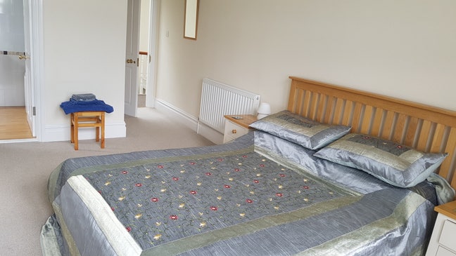 Wonderful room to let in beautiful Victorian house Main Photo