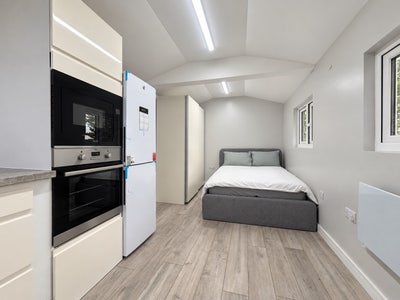 High Spec Bills Included Studio Annex To Let Main Photo