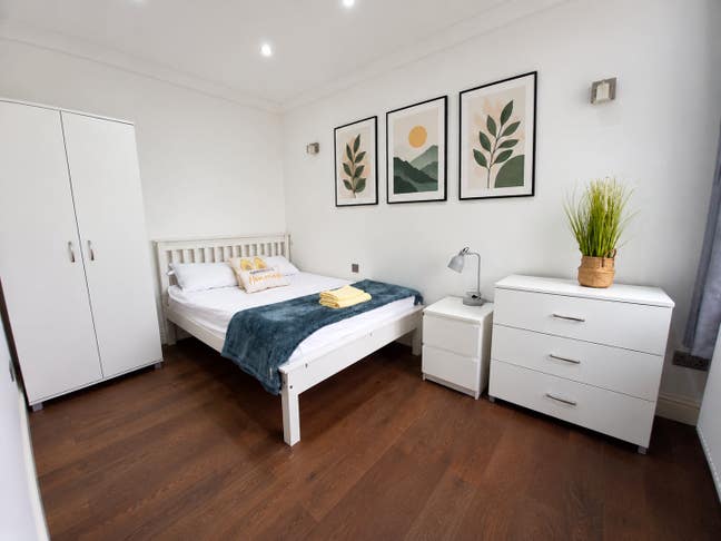 Great Double in Amazing House -Must See! HA9 Main Photo