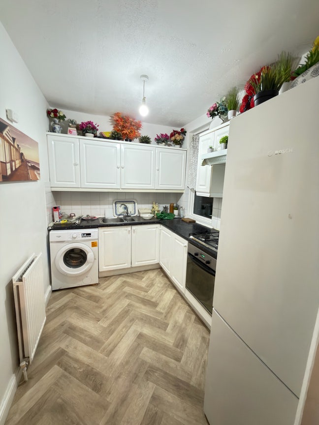 Gorgeous two bed flat minutes from London Bridge  Main Photo