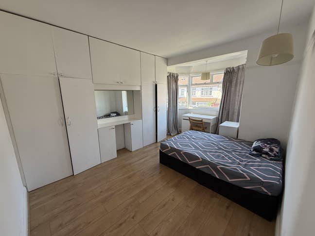 Nice Double Room in a Shared House Main Photo