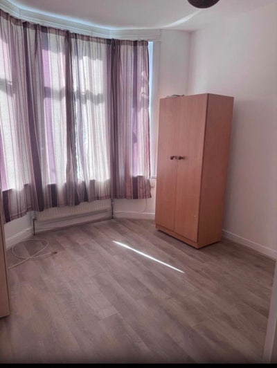 Room for rent  Main Photo