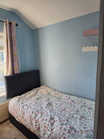 Single Furnished Spare Room Main Photo