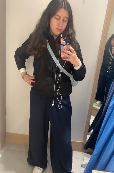 Professional female looking for room Main Photo