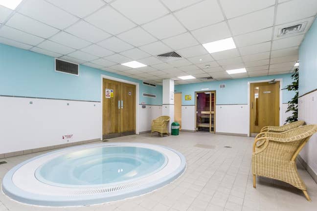 1bed stunning apartment with gym access SW1P Main Photo