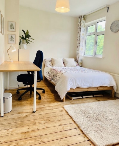 Bright & Specious rooms in central location  Main Photo