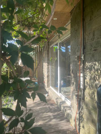South facing room with rural view. Main Photo