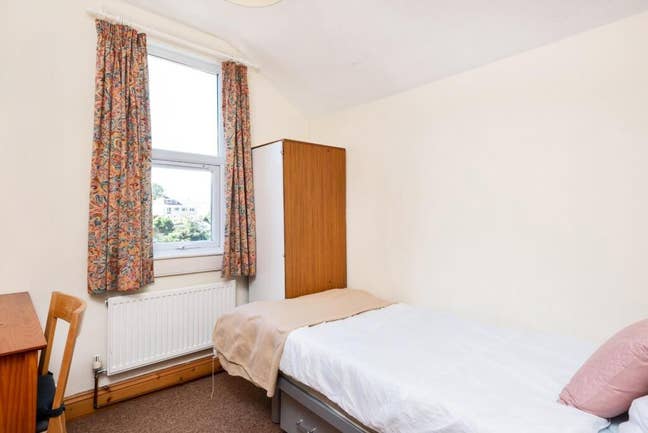 Room available in student house in Oldfield Park Main Photo