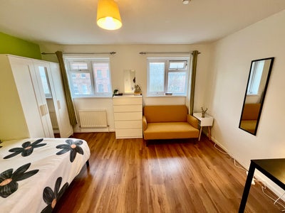 Wonderful room available in whitechapel.  Main Photo