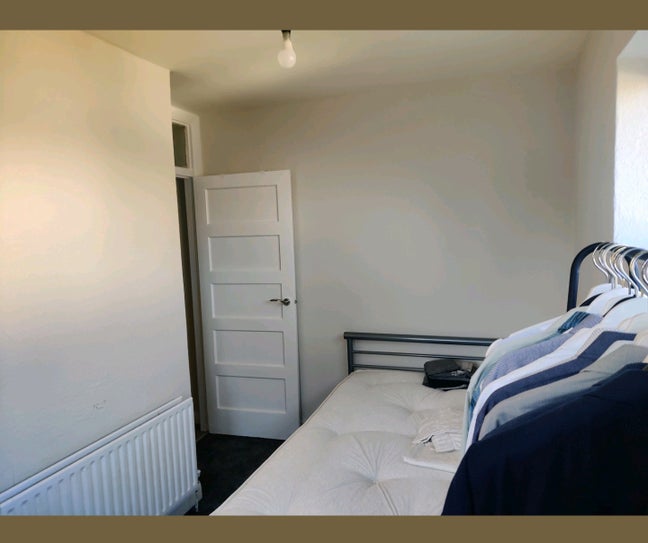 Single Room Main Photo