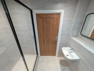 Room available flat share town centre. Newly done Main Photo