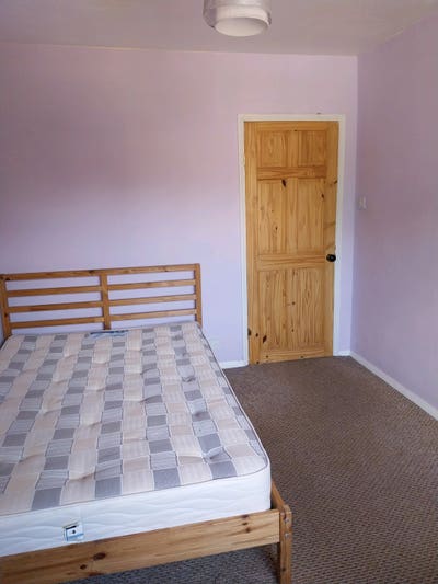 Double room in comfy flat in quiet,  leafy area Main Photo