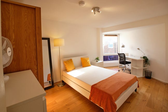 3 Bed Flat Near Kings Cross - All Inclusive Main Photo