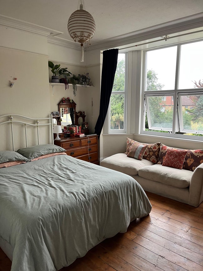 Large double room available in great house, SW2 Main Photo