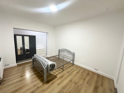 Double room in Colindale NW9 (All bills included)  Main Photo