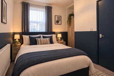 Double En suite room free= NOW Main Photo