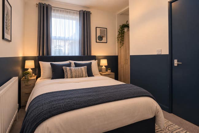 Double En suite room free= NOW Main Photo