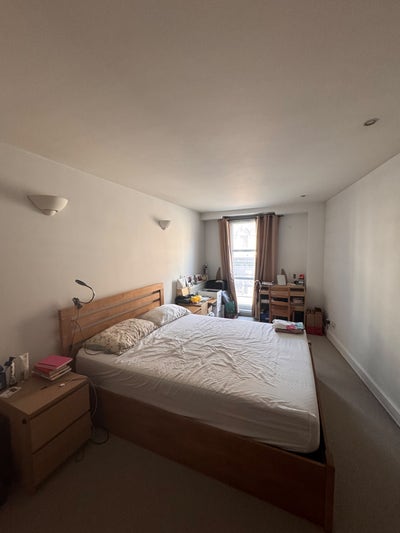 Massive Central room with walk in wardrobe Main Photo