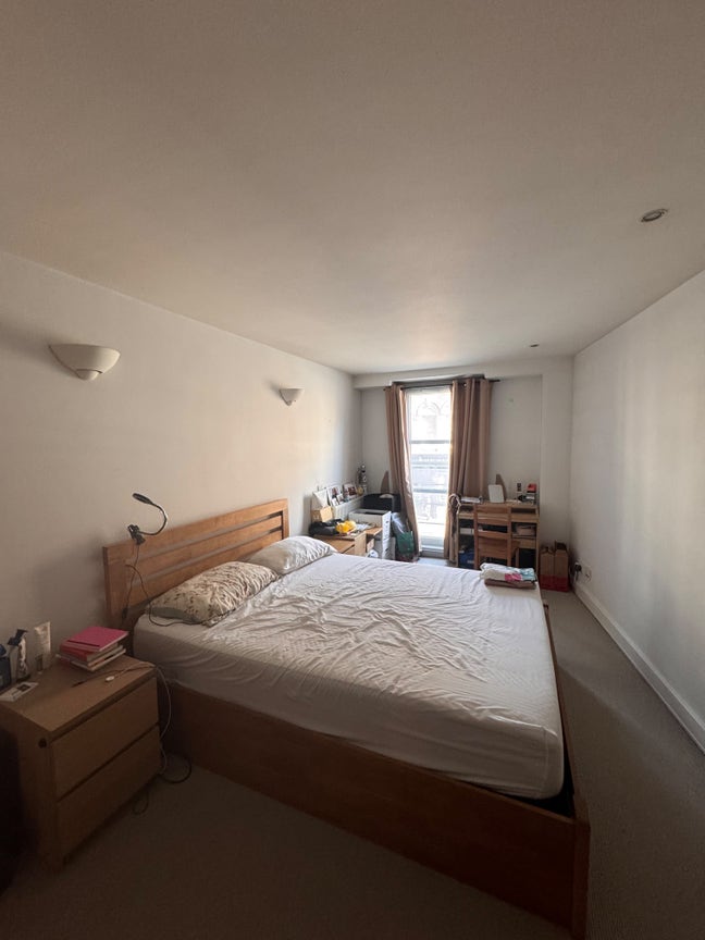 Massive Central room with walk in wardrobe Main Photo