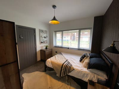 Newly Refurbished Double Room - En-suite Main Photo