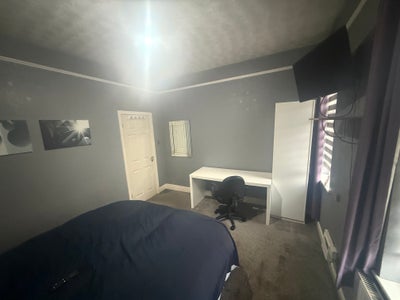 Double bedroom, All Bills Included Main Photo