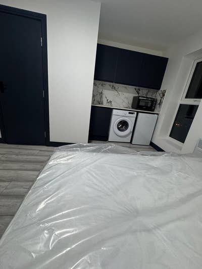 Brand-New Refurbished Studio – Peckham Rye Main Photo
