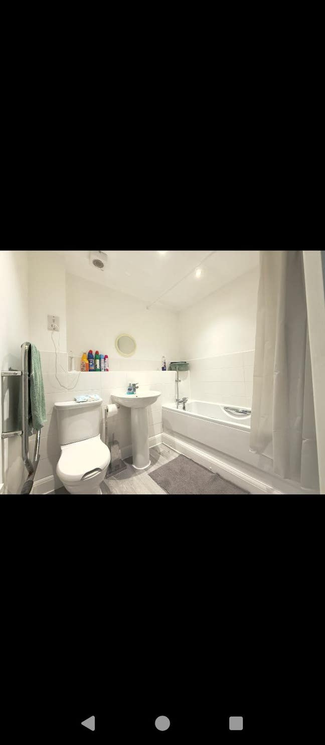 Room to let  Main Photo
