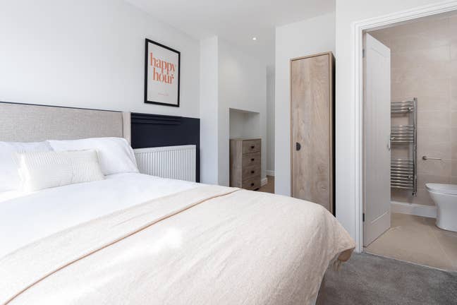 🏡 Private Yard & En-Suite Room | All Bills inc 🏡 Main Photo